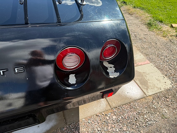 Chevrolet Corvette 13 of 16