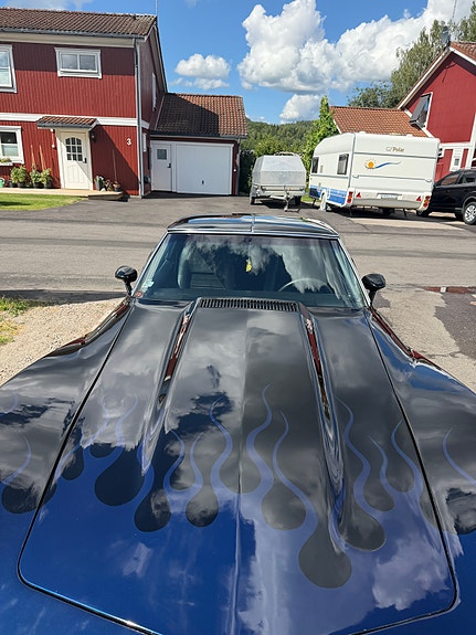 Chevrolet Corvette 4 of 16