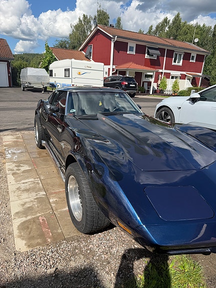 Chevrolet Corvette 5 of 16