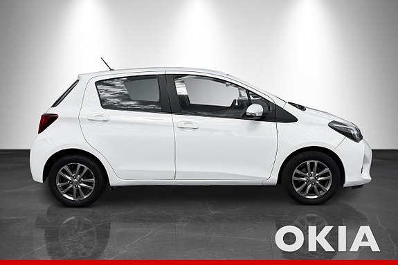 Toyota Yaris 6 of 16