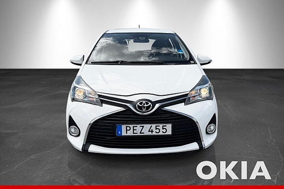 Toyota Yaris 8 of 16