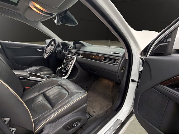 Volvo V70 9 of 30