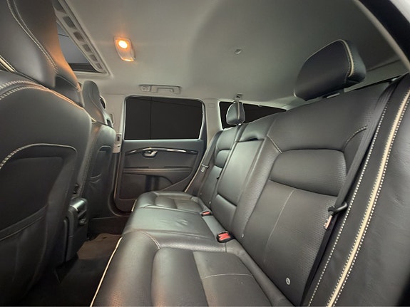 Volvo V70 15 of 30