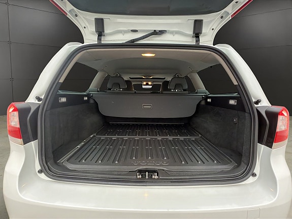 Volvo V70 8 of 30