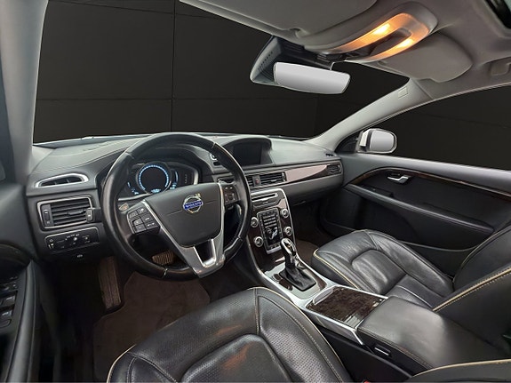 Volvo V70 10 of 30