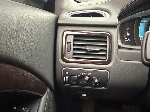 Volvo V70 25 of 30
