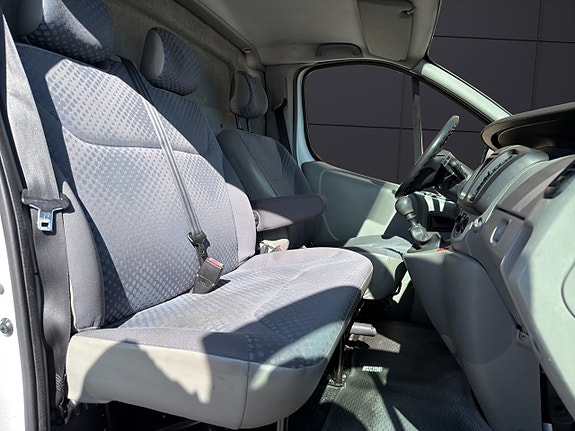 Renault Trafic 19 of 29
