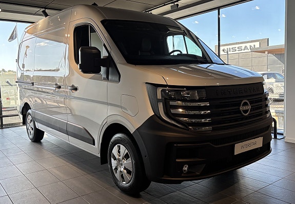 Nissan Interstar 3 of 17
