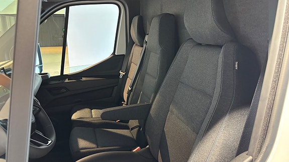 Nissan Interstar 12 of 17