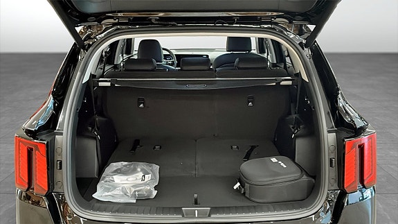 Kia Sorento 10 of 18