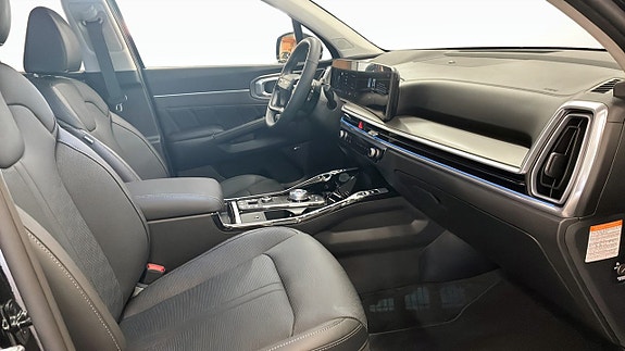 Kia Sorento 3 of 18