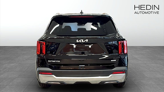 Kia Sorento 7 of 18