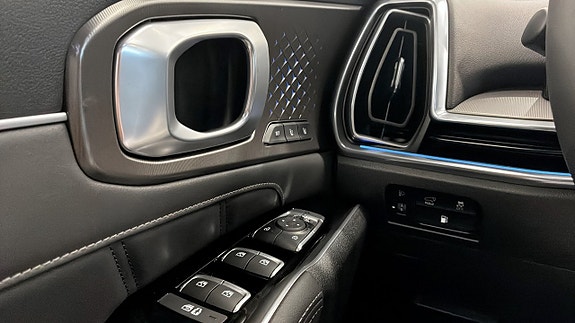 Kia Sorento 14 of 18