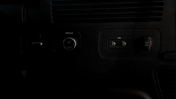 Kia Sorento 12 of 18