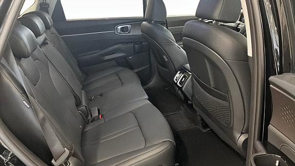 Kia Sorento 5 of 18