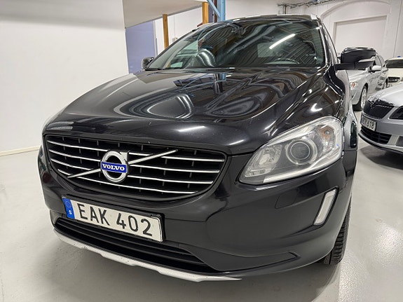 Volvo XC60 2 of 18