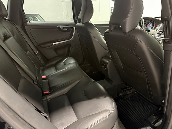 Volvo XC60 16 of 18