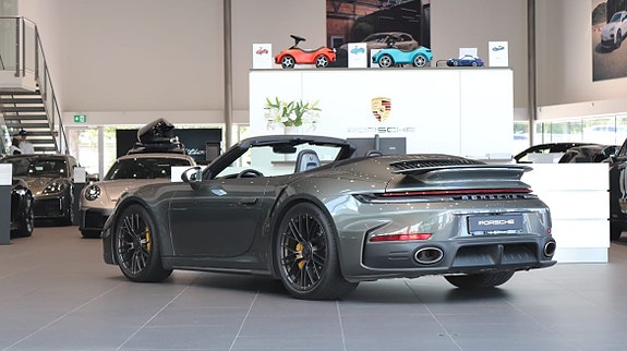 Porsche 911 Turbo S 2 of 10