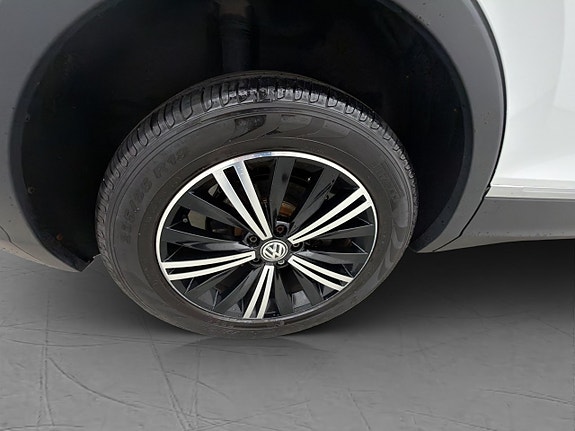 Volkswagen Tiguan 26 of 28