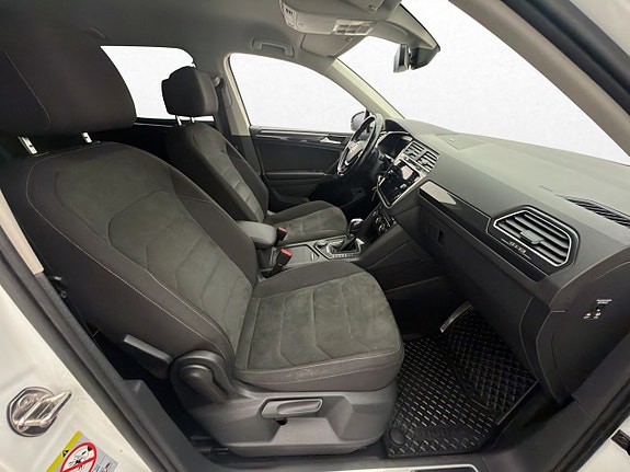 Volkswagen Tiguan 10 of 28