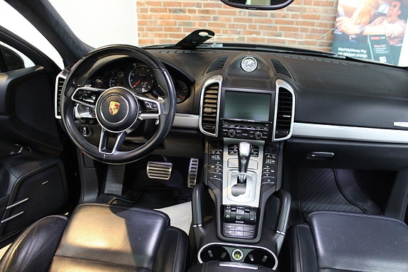 Porsche Cayenne Turbo 22 of 30