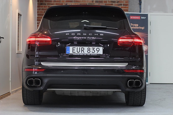 Porsche Cayenne Turbo 5 of 30