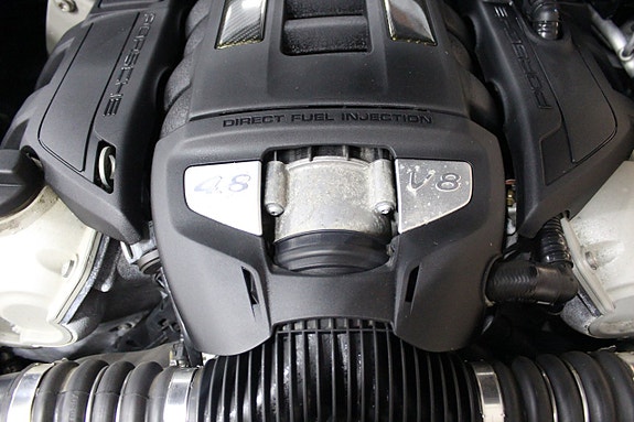 Porsche Cayenne Turbo 27 of 30