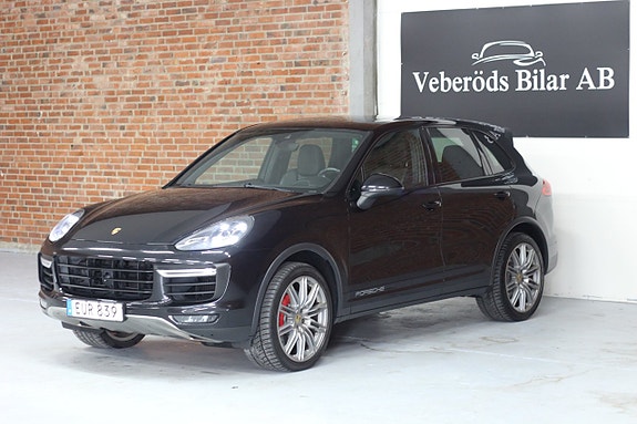 Porsche Cayenne Turbo 3 of 22