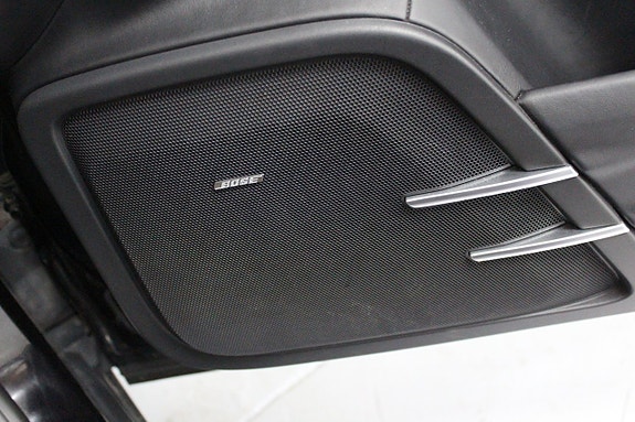 Porsche Cayenne Turbo 26 of 30