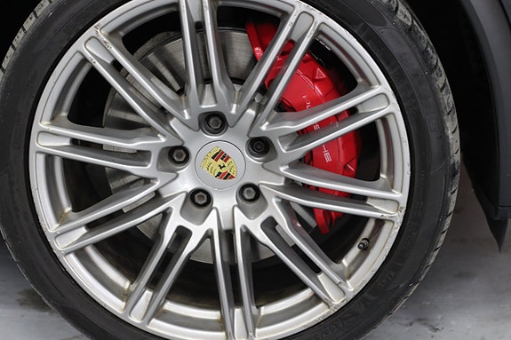 Porsche Cayenne Turbo 20 of 22