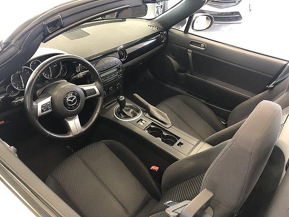 Mazda MX-5 5 of 6