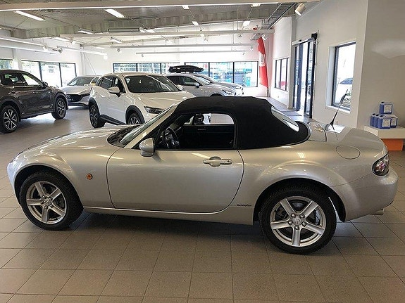 Mazda MX-5 3 of 6