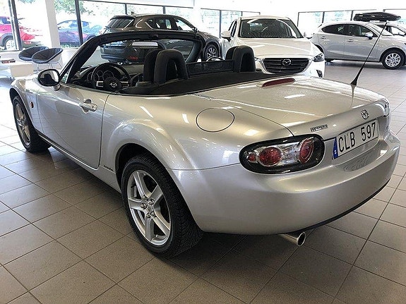Mazda MX-5 2 of 6
