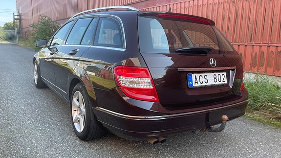 Mercedes-Benz C180 2 of 22