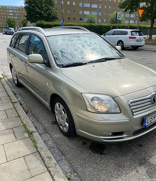 Toyota Avensis 3 of 13