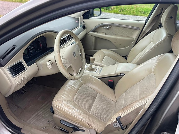 Volvo V70 11 of 14