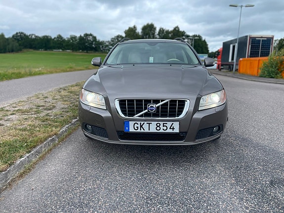Volvo V70 5 of 14