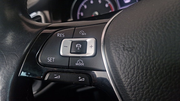 Volkswagen Golf VII 19 of 19
