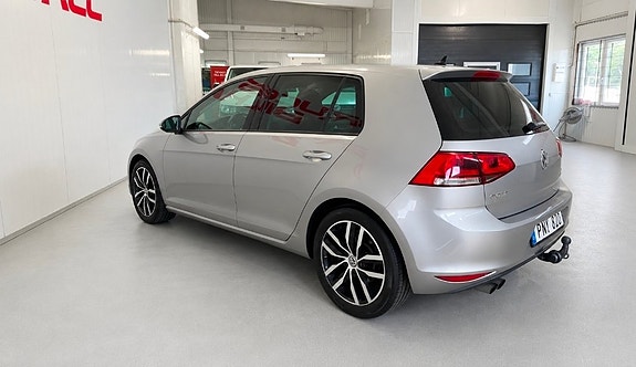 Volkswagen Golf VII 2 of 19