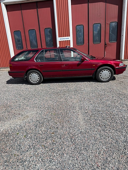 Honda Accord 2 of 4