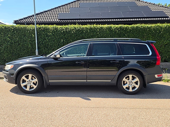 Volvo XC70 3 of 9
