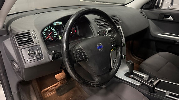 Volvo V50 13 of 25