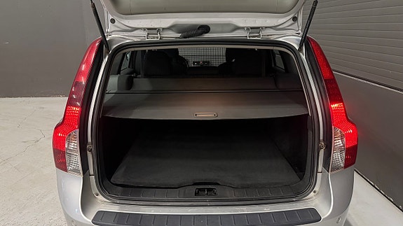 Volvo V50 25 of 25