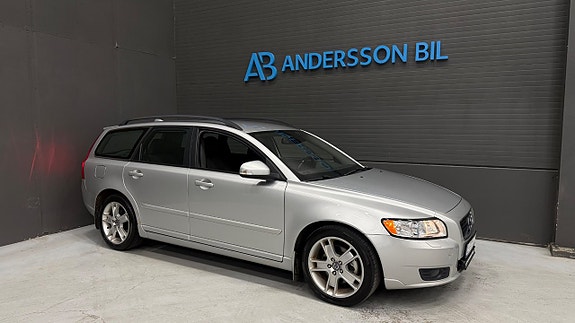 Volvo V50 4 of 25