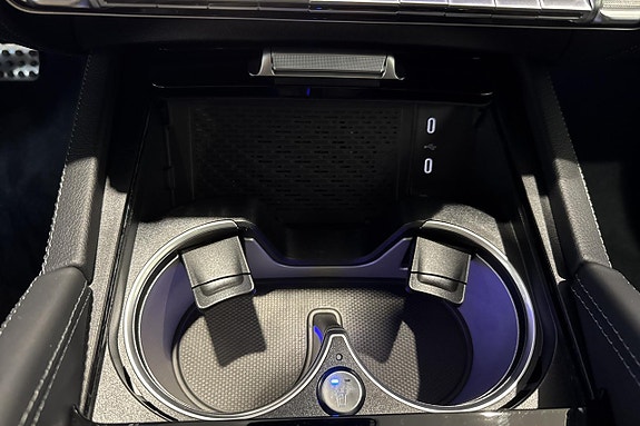 Mercedes-Benz GLE53 18 of 21
