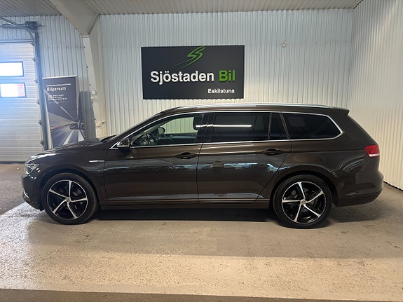 Volkswagen Passat 2 of 18