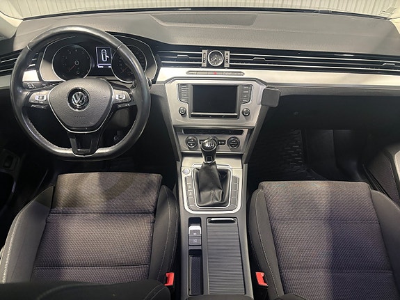 Volkswagen Passat 7 of 18