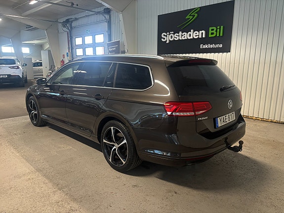Volkswagen Passat 3 of 18