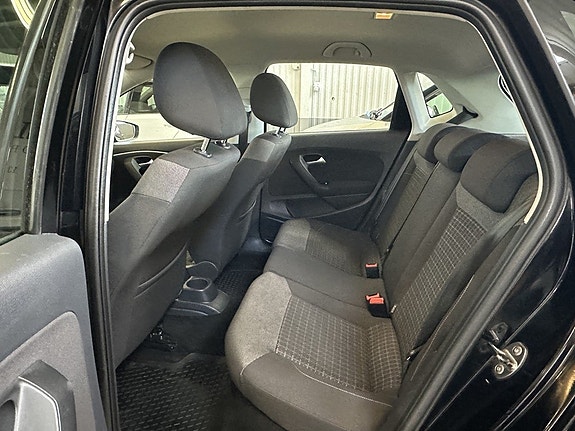 Volkswagen Polo 16 of 25