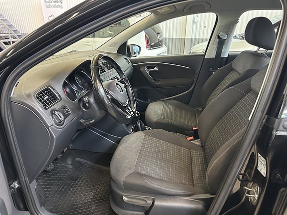 Volkswagen Polo 15 of 25